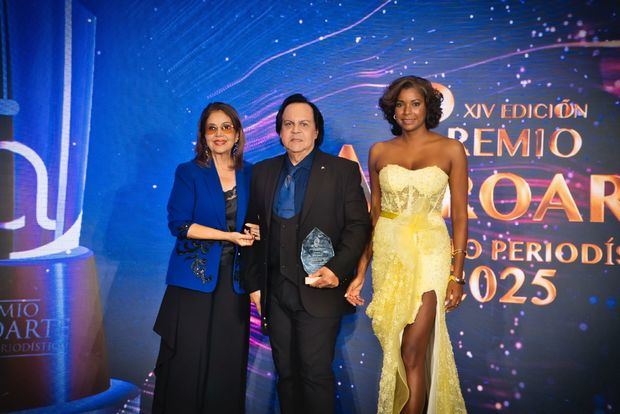 Premio a LEonel Lirio.