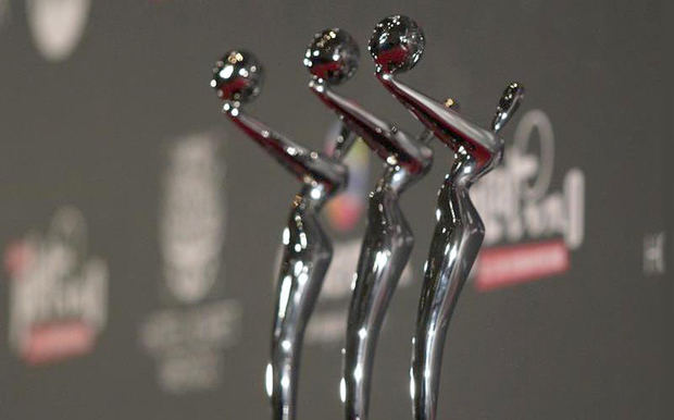 Estatuilla de los  Premios Platino.