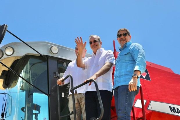 Presidente de la república Luis Abinader y el ministro de agricultura Limbert Cruz.