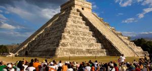 Miles acuden a Chichén Itzá, Xochicalco y Teotihuacán a recibir la primavera