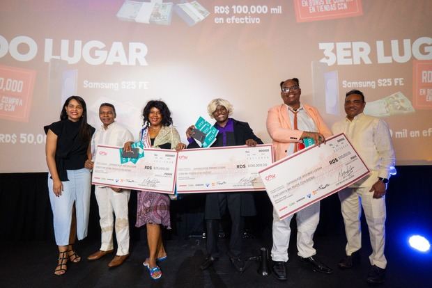 Raymond y Miguel cierran con éxito “La Fábrica del Humor”.