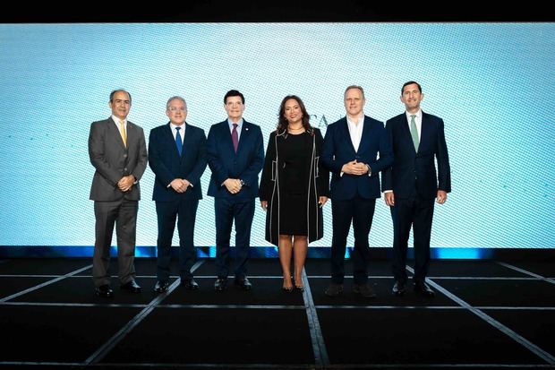 Eric Ramos, Ernesto Martínez, Julio Brache, Katty Cepeda, Daniel Lacalle y Roberto Herrera.