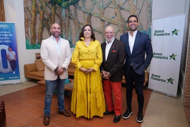 Irving Alberti, Valentina Ada Fernández, Jochy Santos y Albert Mena.