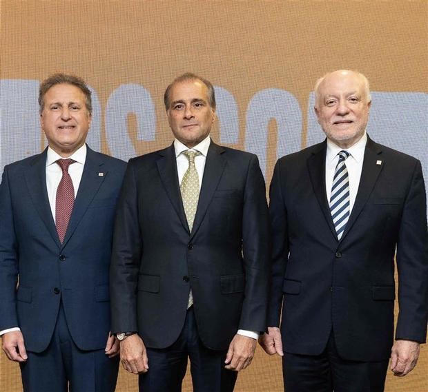 Gustavo Ariza, Lawrence Hazoury, Pedro Esteva.