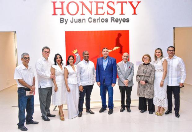Nelson Ceballos, Jottin Cury, Lilian Carrasco de Cury, Yirda Guzmán de Reyes, Juan Carlos Reyes, Gamal Michelén, Federico Fondeur, Marianne de Tolentino, Yajaira Orsini de Espinal y Edwin Espinal.