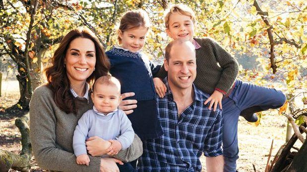 Príncipe William junto a su esposa Kate y los príncipes George, Charlotte y Louis.