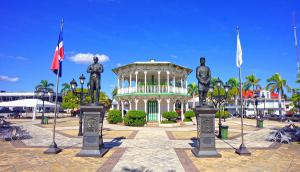 Llegan a Puerto Plata procedentes de Toronto 130 agentes del sistema de turismo