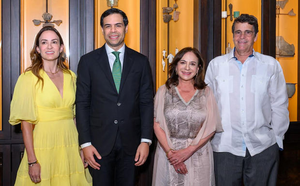 Johanna Peña de Salcedo, Roberto Angel Salcedo, Altagracia Mella-Russo y Miguel Ángel Muñiz.