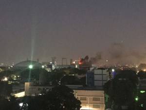 Un incendio destruye parte del estadio Quisqueya de esta capital 