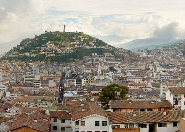 El turismo resurge en la Mitad del Mundo tras parar por las protestas en Ecuador