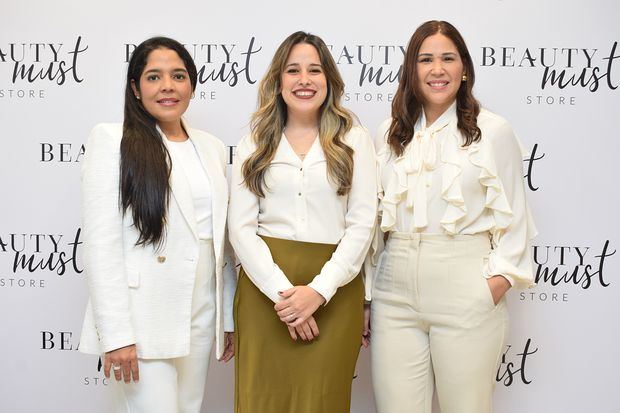 Rafsil Mena, Dominique Nadal y Ambar Hernandez.