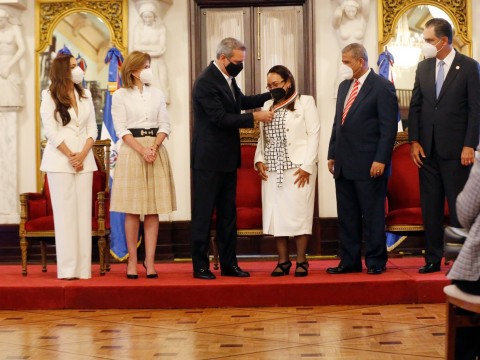 Presidente Abinader entrega Premio Nacional a la Calidad del Sector Público.