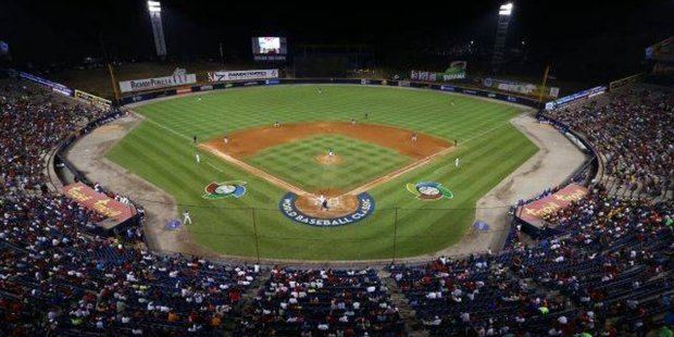 Campo de béisbol. 