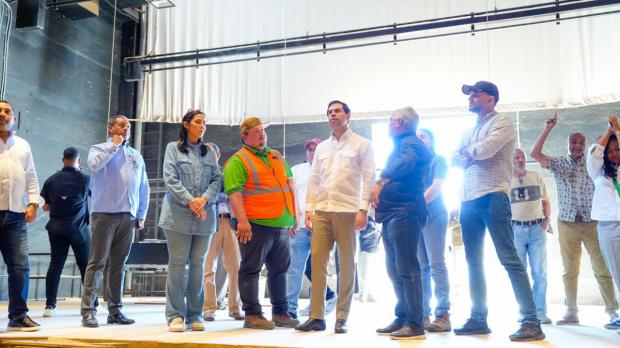 Roberto Ángel supervisa obras y se reúne con gestores culturales de Santiago, SDE y PP