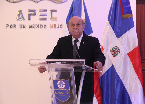 rector Franklyn Holguín Haché