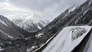 Una avalancha causa al menos 8 muertos en la región china del Tíbet
 

 