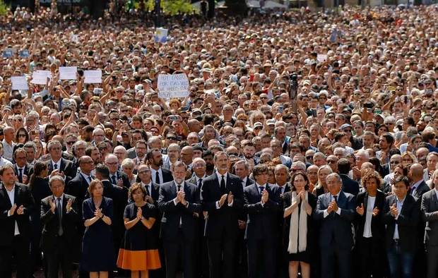 Multitud presente en el acto.