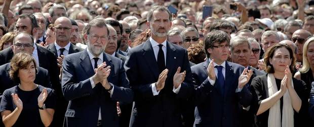 Rey Felipe encabeza la manifestación.