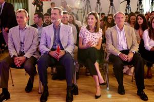 Reyes de España asisten a encuentro anual “rescatadores de talento”