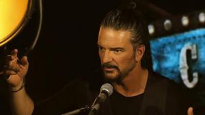 Abogados de Ricardo Arjona demandan empresario dominicano por embargo equipos