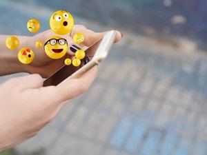 WhatsApp se actualiza e introduce 37 nuevos emojis.