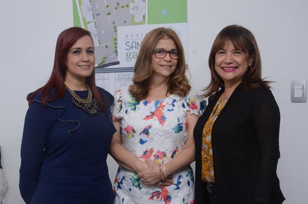 Evelin Crime Jimenez, Maria Concepción Rodriguez y Janet Soto