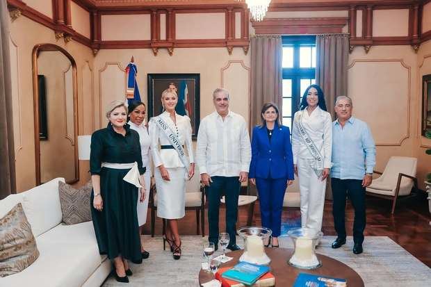 Abinader recibe a Miss Universo 2024 en el Palacio Nacional