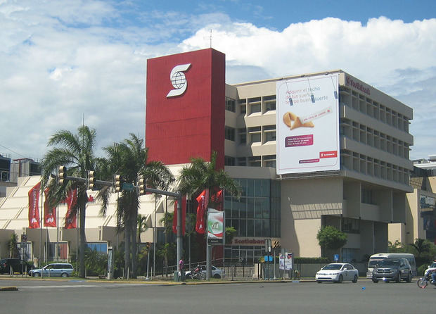 Fachada de la oficina principal del Scotiabank.