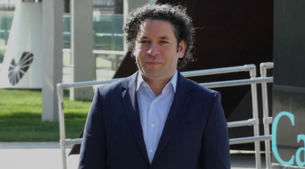El venezolano Gustavo Dudamel gana dos Grammy por 'Ortiz: Revolución Diamantina'