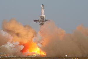 El Starship explota de nuevo y obliga al cierre de aeropuertos de Florida por escombros