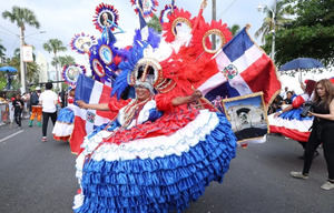 El malecón de Santo Domingo se llena de color y creatividad en el cierre del carnaval