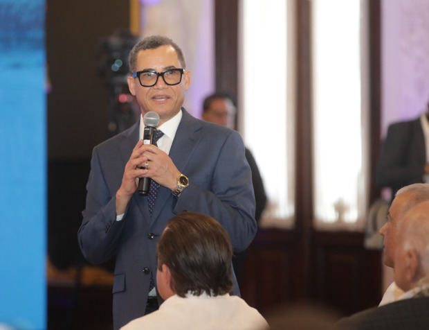 Ministro de Trabajo, Eddy Olivares.