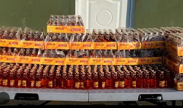 Ejército dominicano incauta 912 botellas de whisky en Elías Piña durante operativo militar.