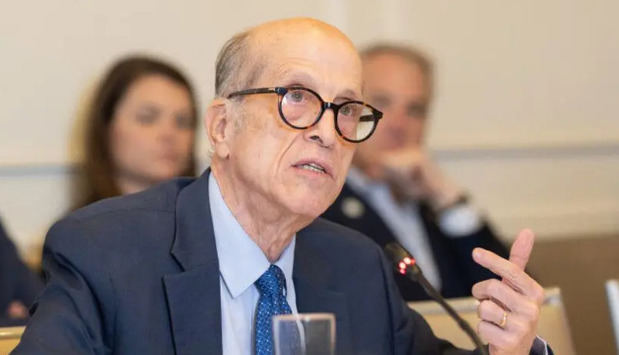 Max Puig.