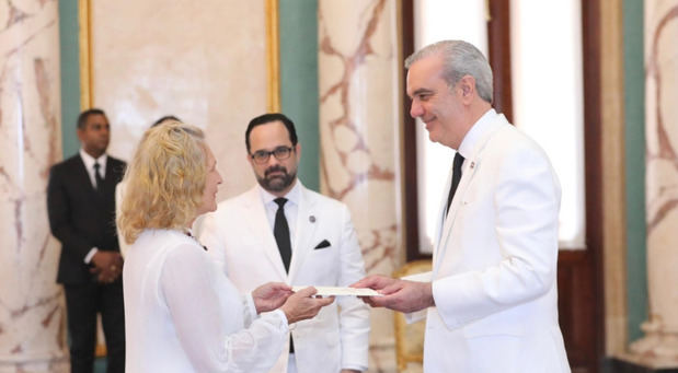 Presidente Abinader recibe cartas credenciales de siete nuevos embajadores en el país.
