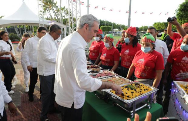 Presidente Abinader pone en marcha “Navidad 360”, con más de 15 millones de raciones de almuerzos y cenas navideñas para el pueblo dominicano