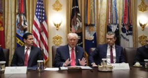 Trump advierte que cualquier país que trafique droga hacia EE.UU. "está sujeto a ataques"