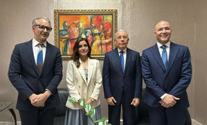 La embajadora de EE.UU. se reúne con el expresidente Danilo Medina