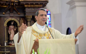 Arzobispo Morel Diplán critica la lentitud judicial en el caso del colapso de la discoteca Jet Set