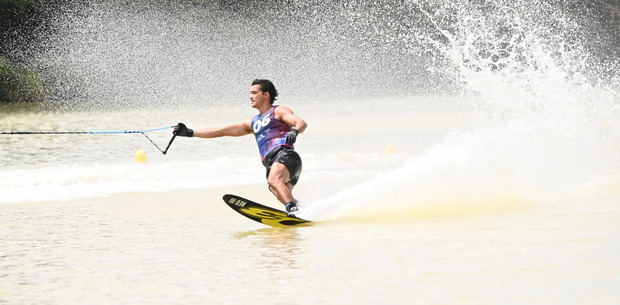 El dominicano Paolo Pigozzi se coronó rey de la categoría Overall de Esquí Acuático