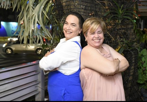Carmen Virginia Rodríguez y Lucy Peña.
