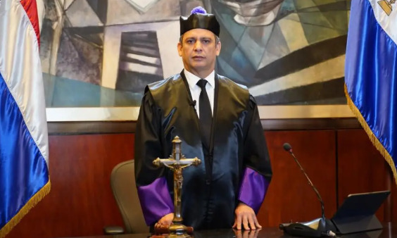 Henry Molina.