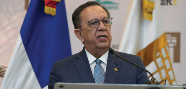 Héctor Valdez Albizu.