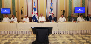 Gobierno dispone mesa permanente con transportistas para mitigar alza de combustibles