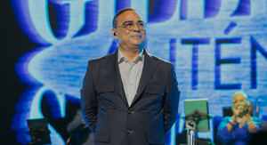 Gilberto Santa Rosa presenta su nuevo álbum con una propuesta innovadora para la salsa