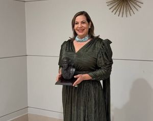 Gisselle Mancebo recibe galardón internacional en Puerto Rico