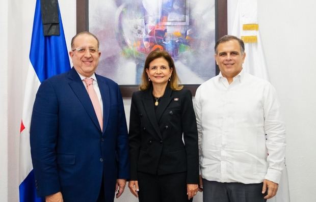 Juramentado Magín Díaz como nuevo ministro de Hacienda / Foto: @MinHaciendard