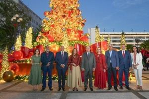 Banco Central enciende su Belén y árbol navideño