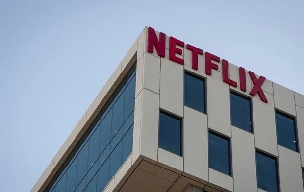 Acciones de Netflix caen más del 7% tras resultados decepcionantes.
