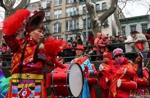 Chinatown de Nueva York da bienvenida al Año del Caballo.